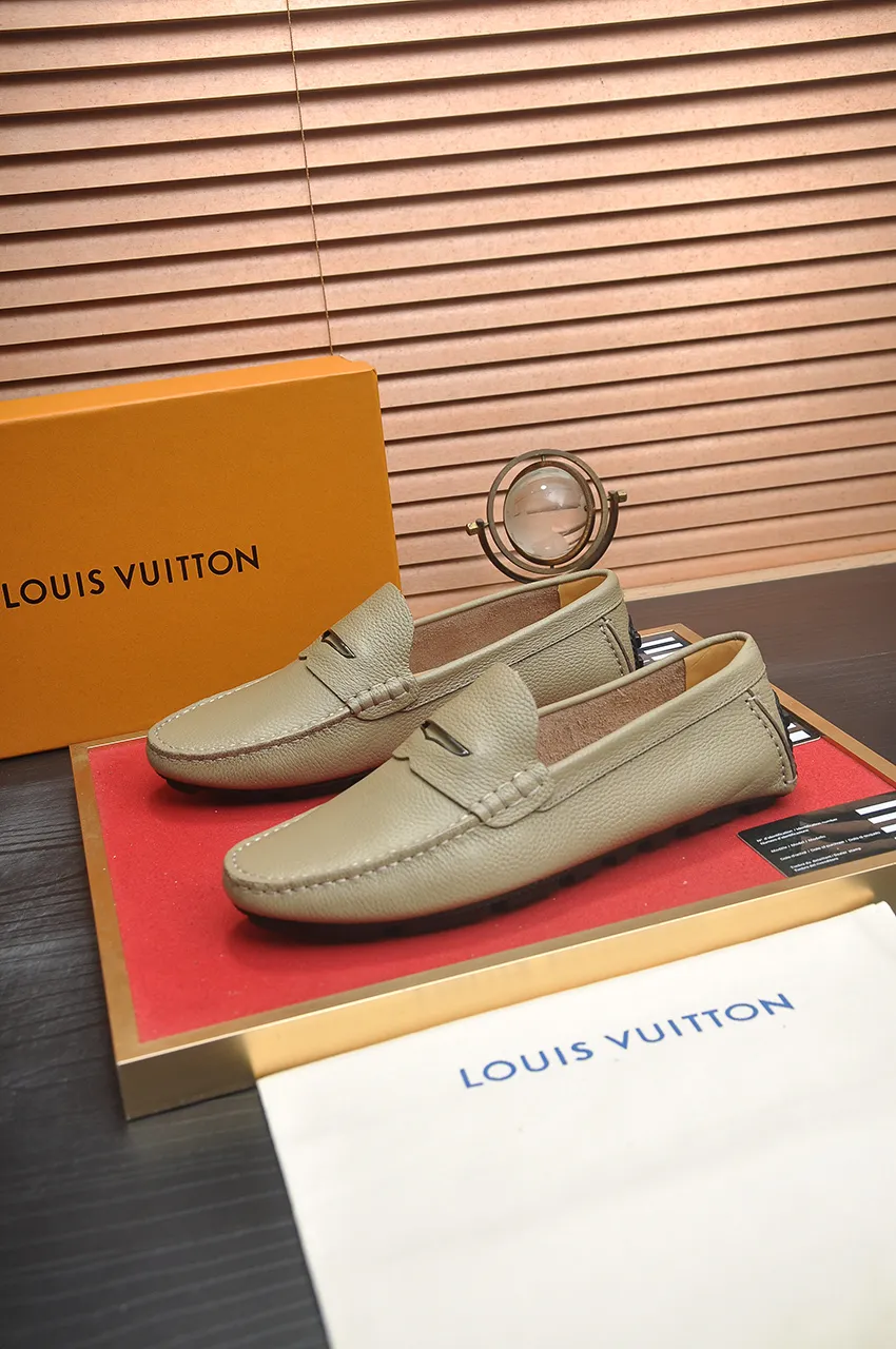 Men's men's shoes 💰420💶 [LV Doudou shoes] (water-dyed cowhide lining) new model is on the market, available on the official website. The new Doudou shoes are processed into single-color materials, and the uppers are made of imported horsehide leather. The body of the shoe is fully hemmed with mark thread, and is lined with imported original cowhide leather. The elegant shoe shape is super suitable for all-matching, and the size is 38-44.